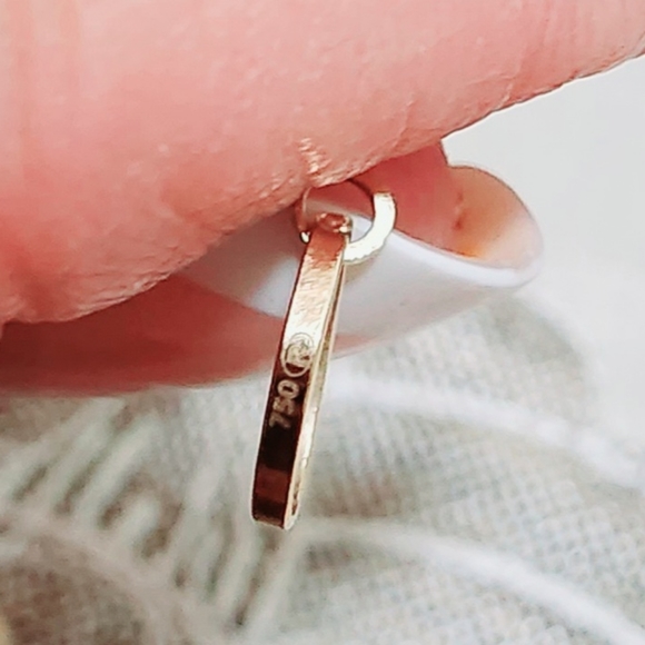 Cameo Stamp 750 Pendant 18k Saudi Solid Gold - Picture 5 of 9